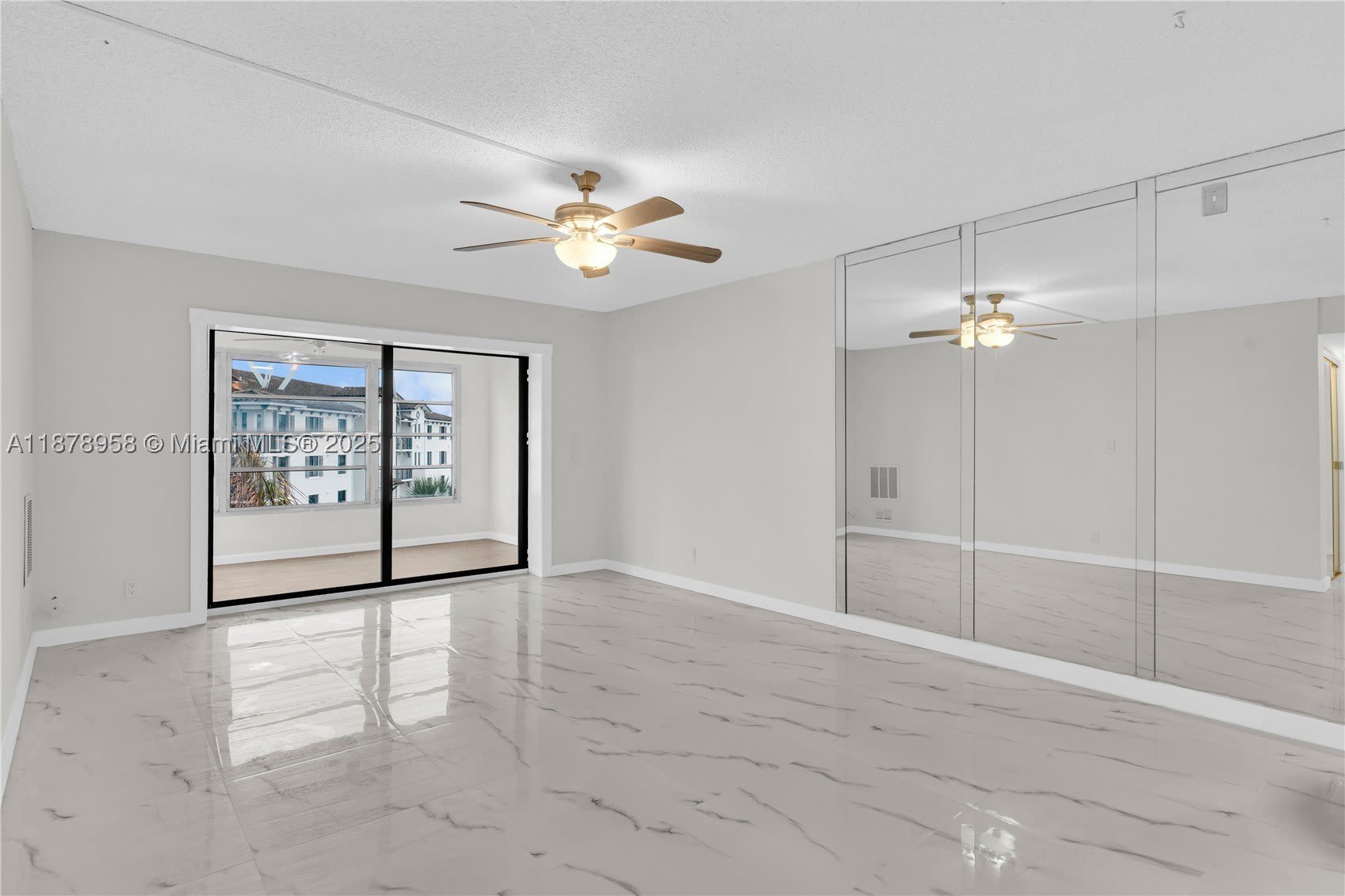 9355 Sw 8Th St – photo 2