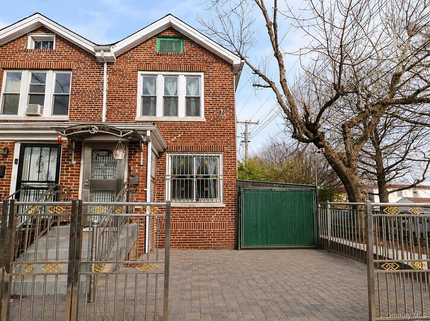 114 83 145Th Street – photo 1