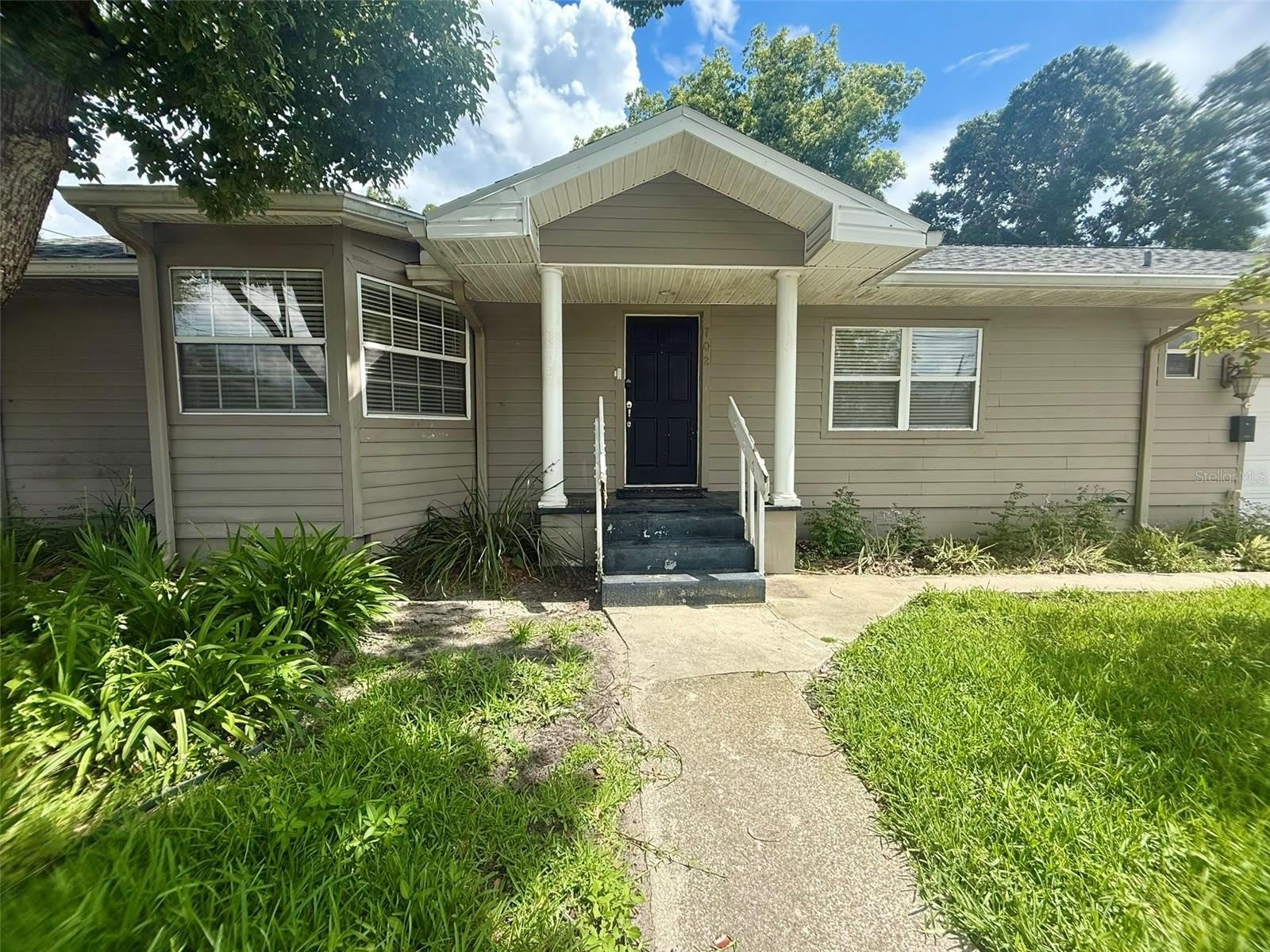 702 AVENUE H NE – photo 3