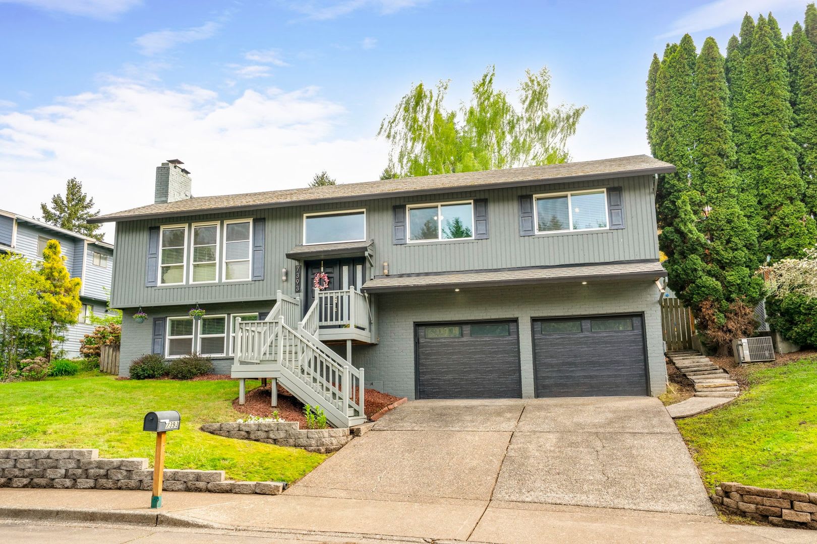 Updated 4-Bedroom Split-Level with Sport Court & Garden Yard — SW Beaverton – photo 3