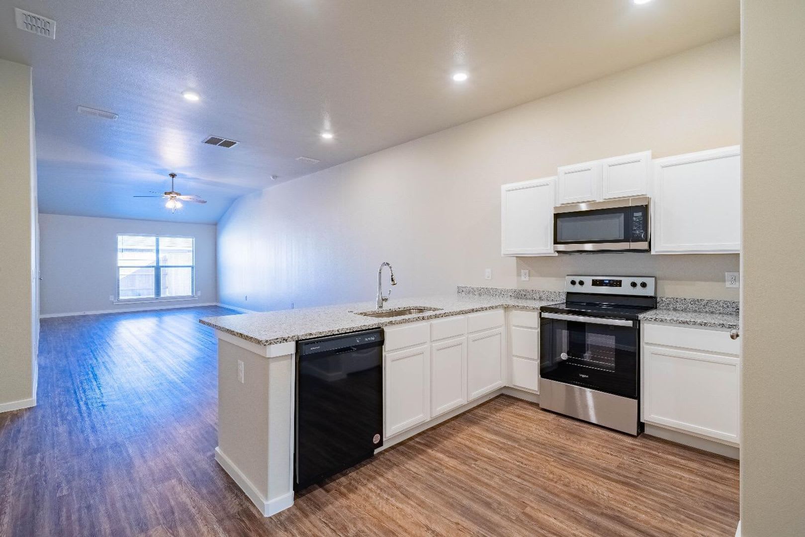 Cypress 2114 N Avenue K – photo 3