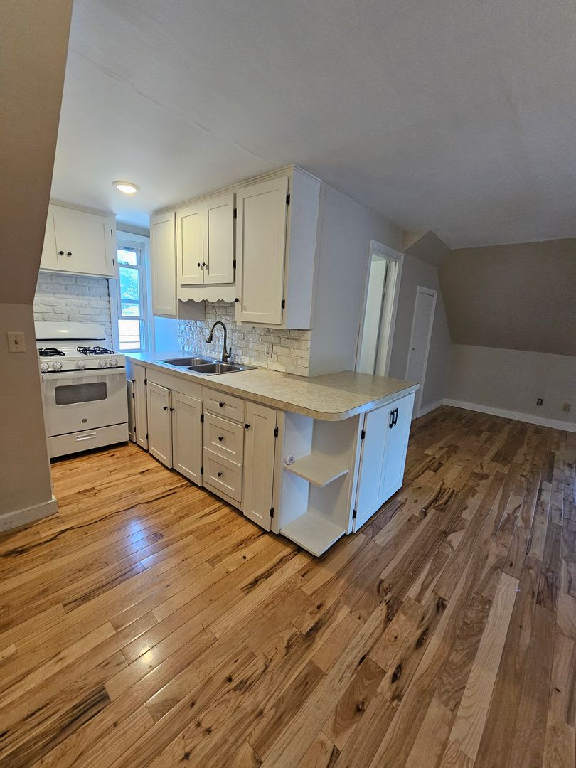 696 Hevey St – photo 5