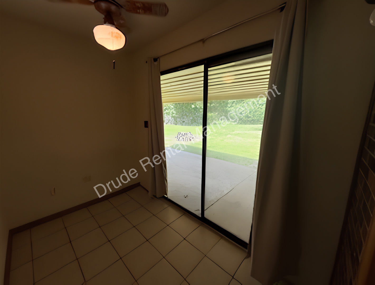 Vintage single story brick home – photo 5