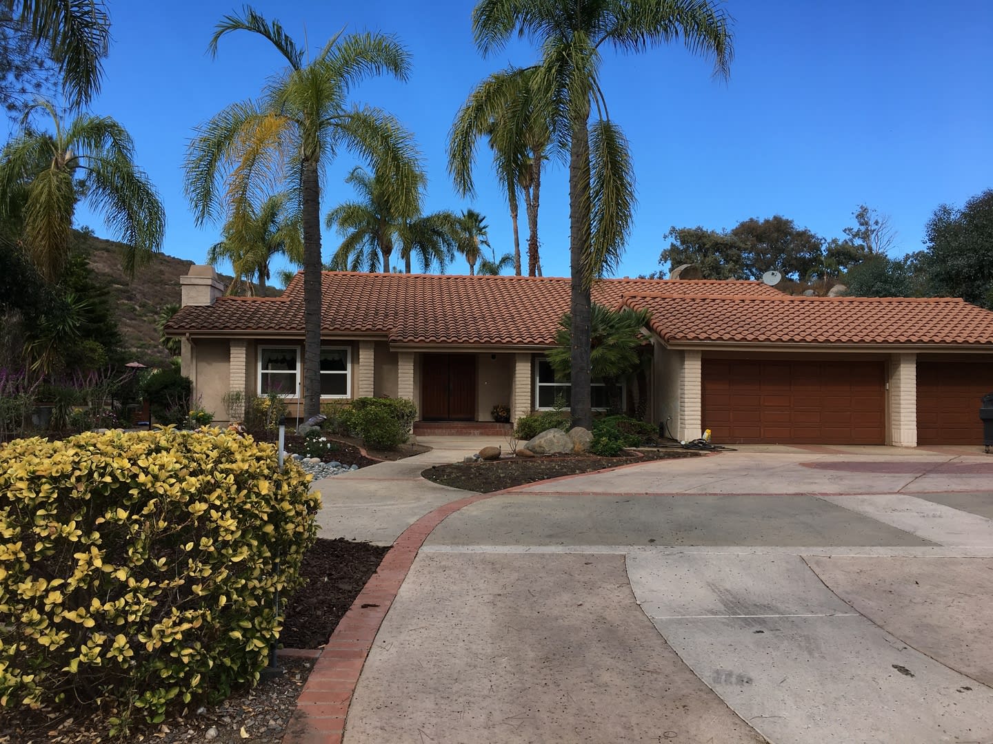 Spacious Four Bedroom House in Escondido! – photo 4