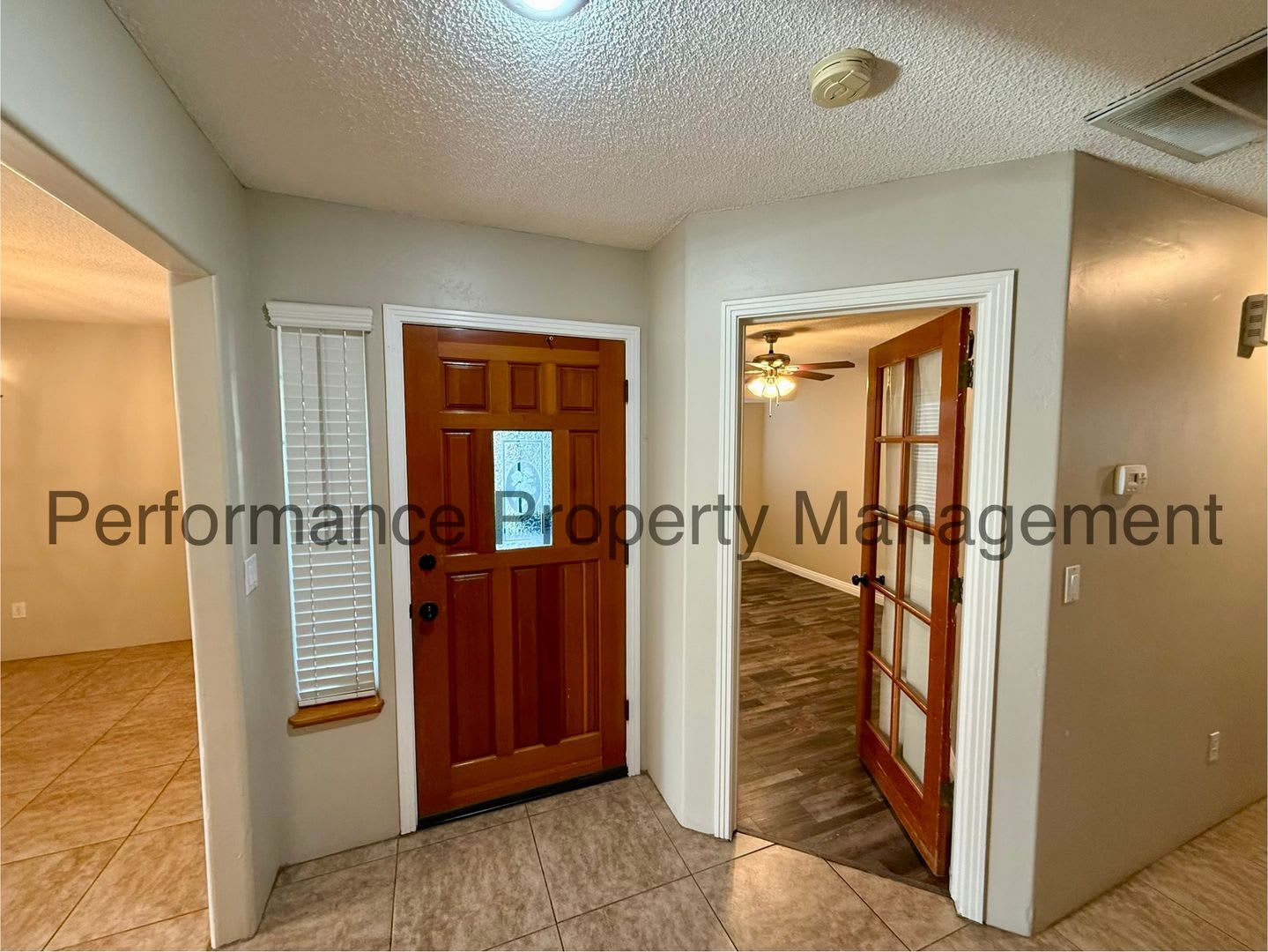 Cute 3 Bed/2 Bath NW Bakersfield Home w/ Pool, RBP & Deposit Alternative Option – photo 2