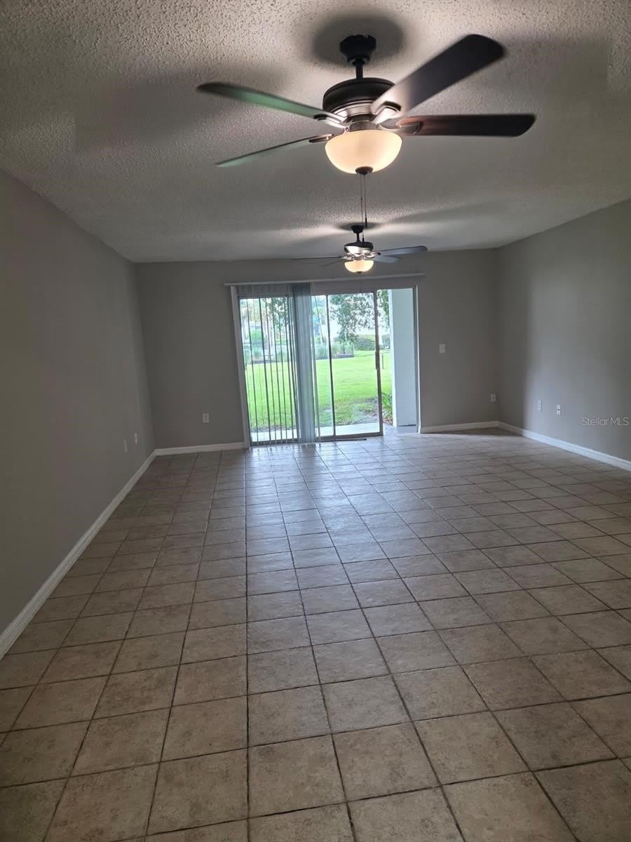 4203 S SEMORAN Boulevard – photo 2