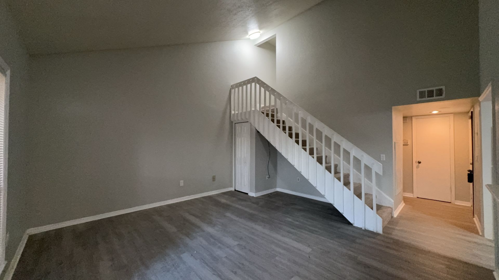 Beautifully Renovated 2Br 2Ba Winter Park Townhome Private Primary Suite Resort Style Amenities – photo 3