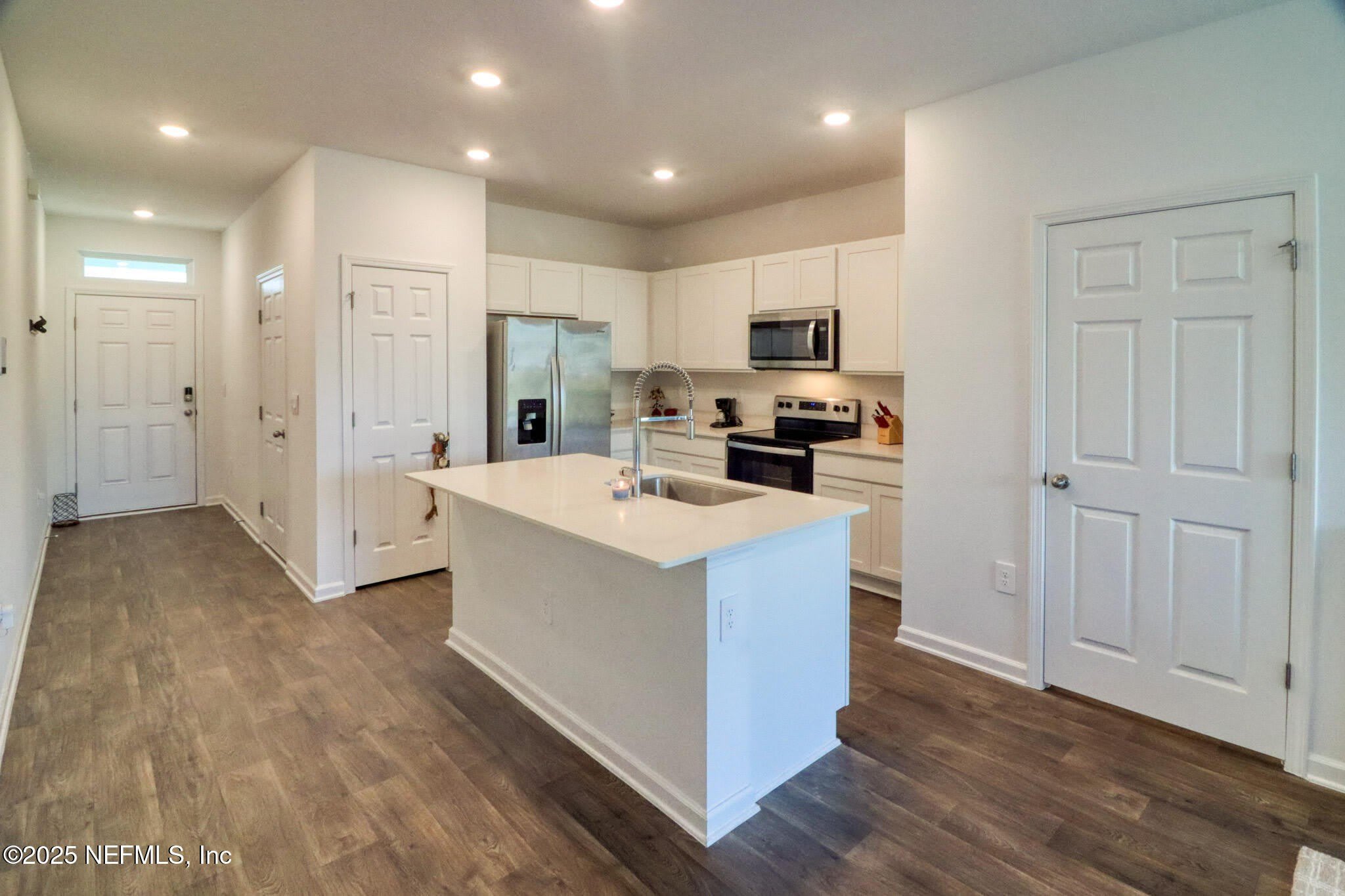 9909 Garrin Drive – photo 2