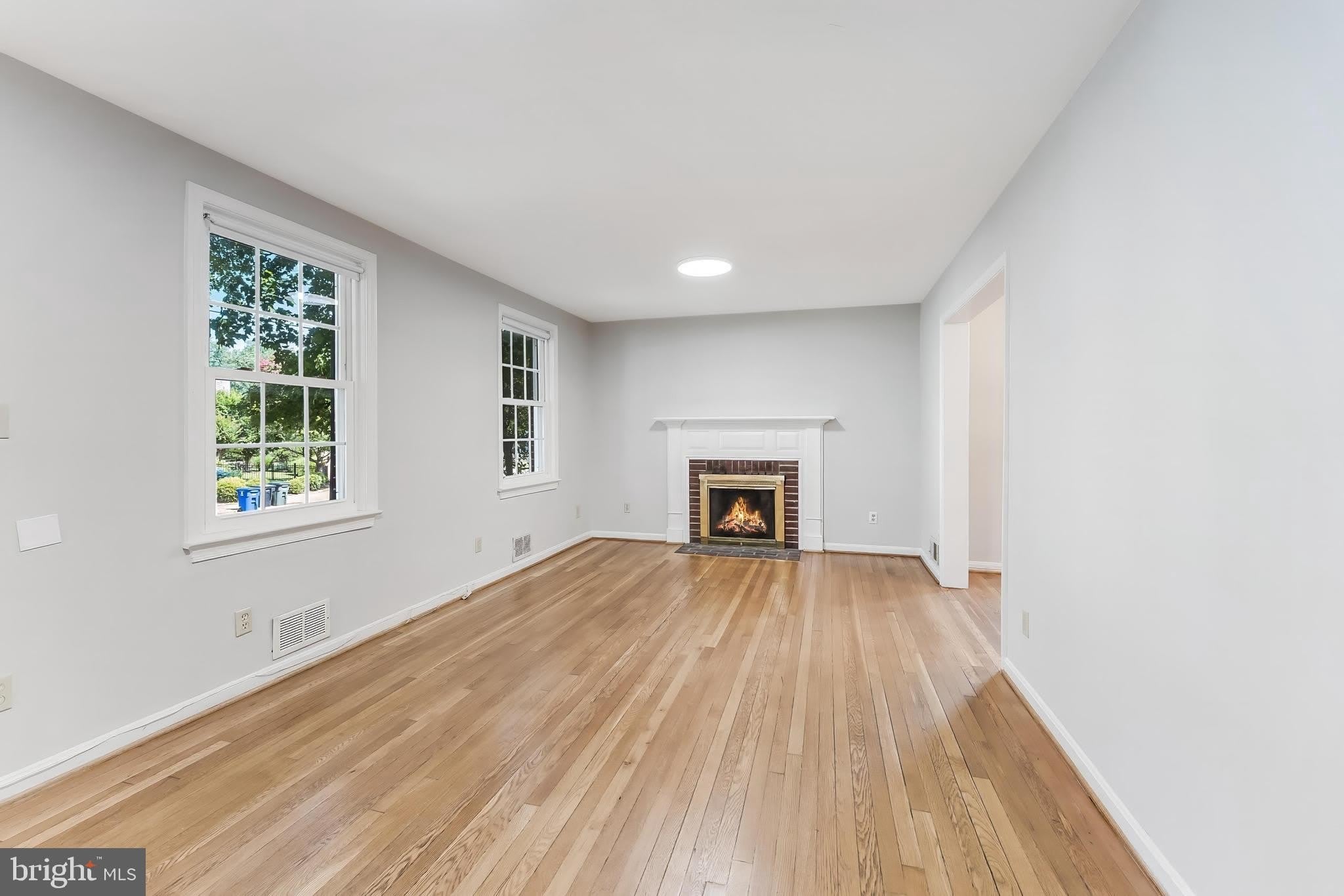 1005 N LEBANON Street N – photo 3