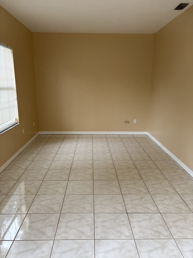 Spacious 3-Bedroom Home with Bonus Flex Room in Northeast Ocala – Space to Live, Work & Entertain! – photo 3