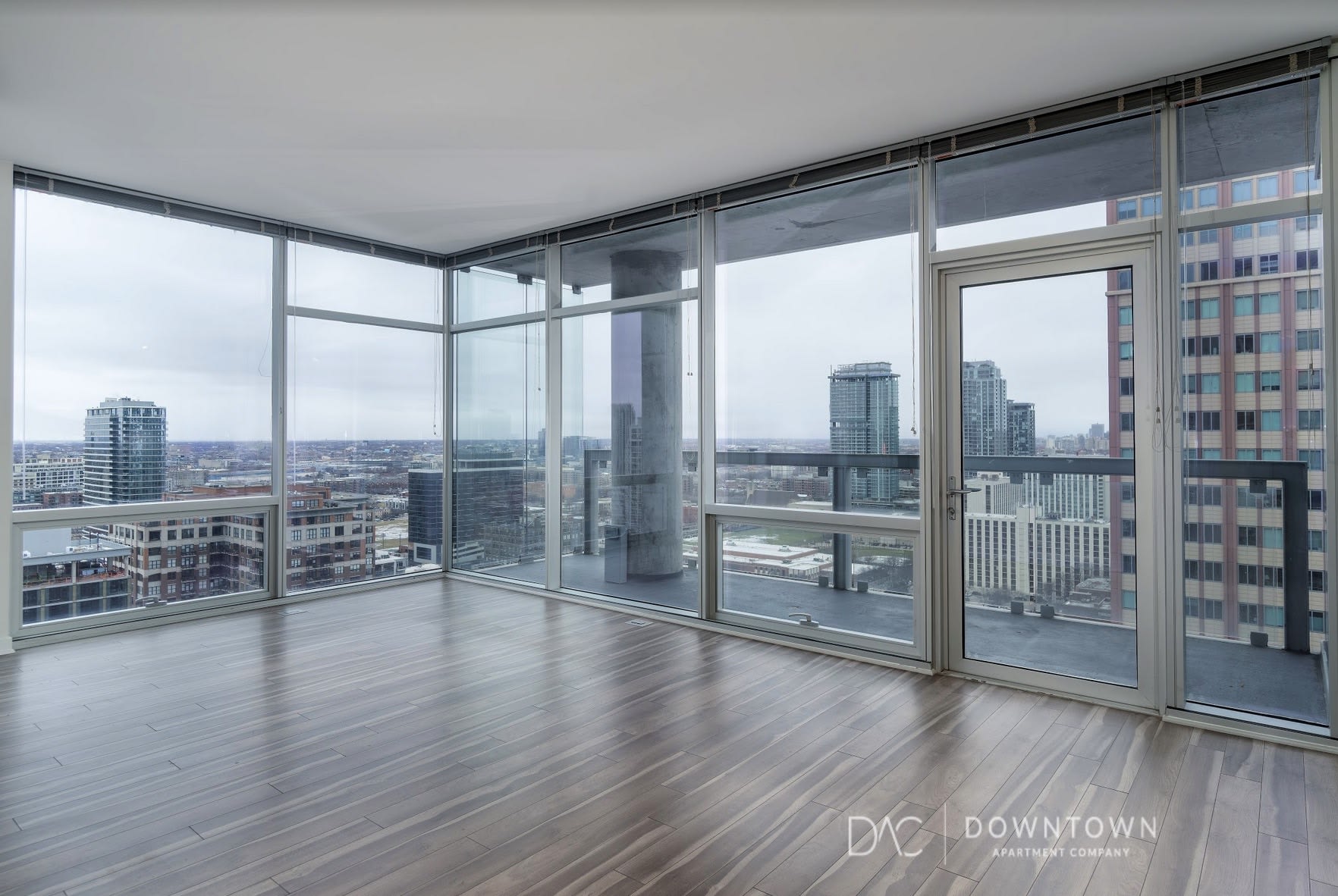 801 N Clark St – photo 1
