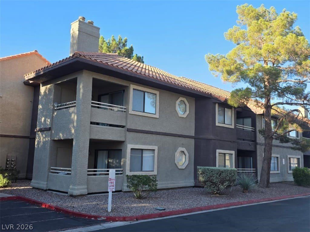 5052 S Rainbow Boulevard – photo 2