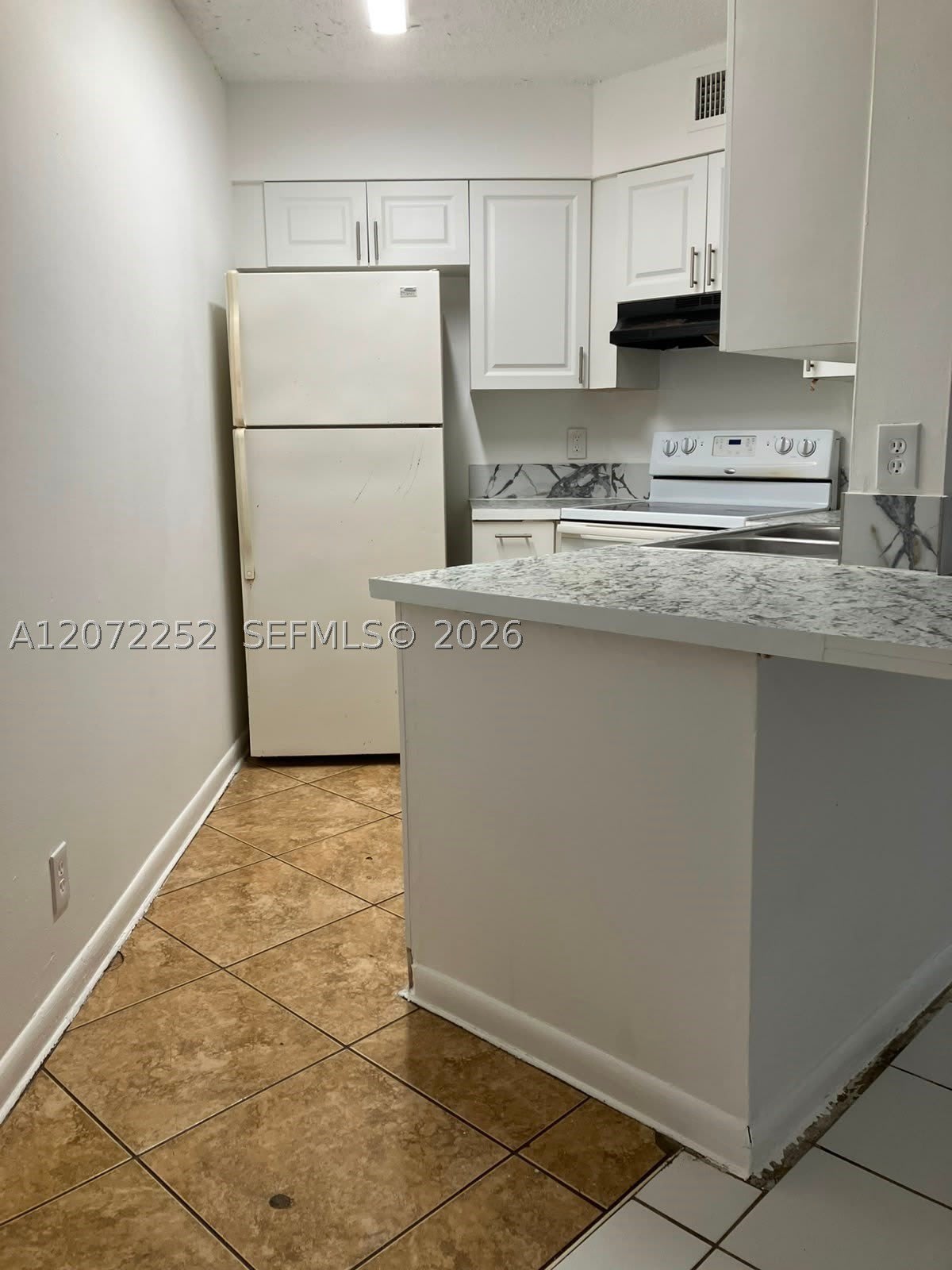 213 Lake Pointe Dr – photo 2