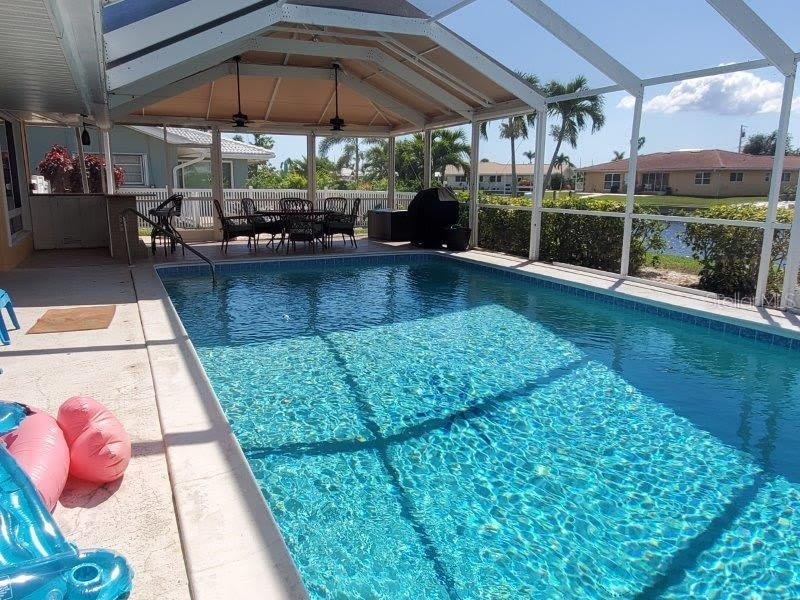 423 MATARES Drive – photo 4