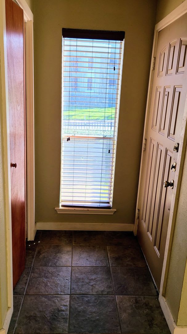 Gated Condo Off of Oltorf with Extra Large Private Balcony – photo 3