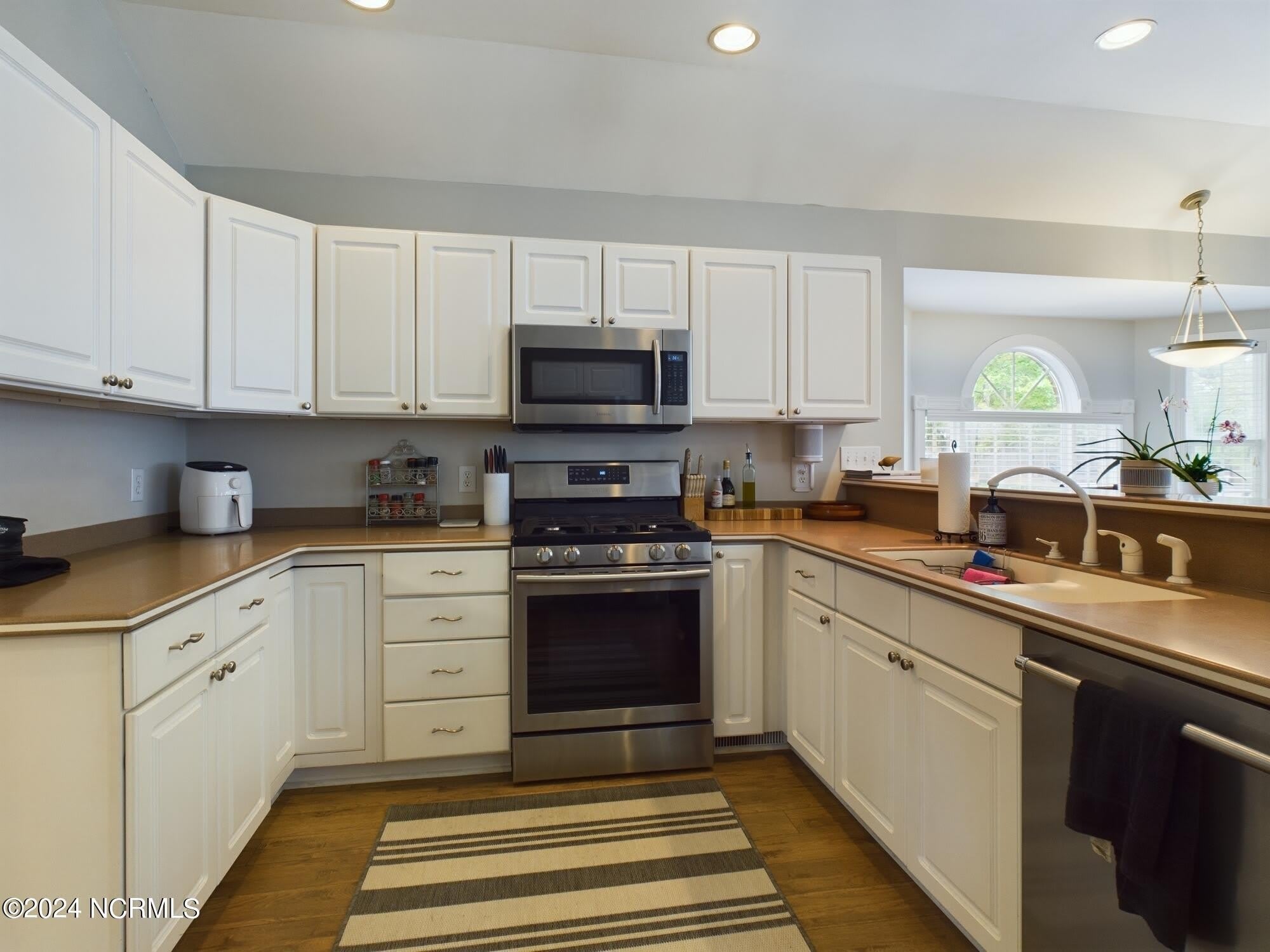 4 Mcqueen Place – photo 4