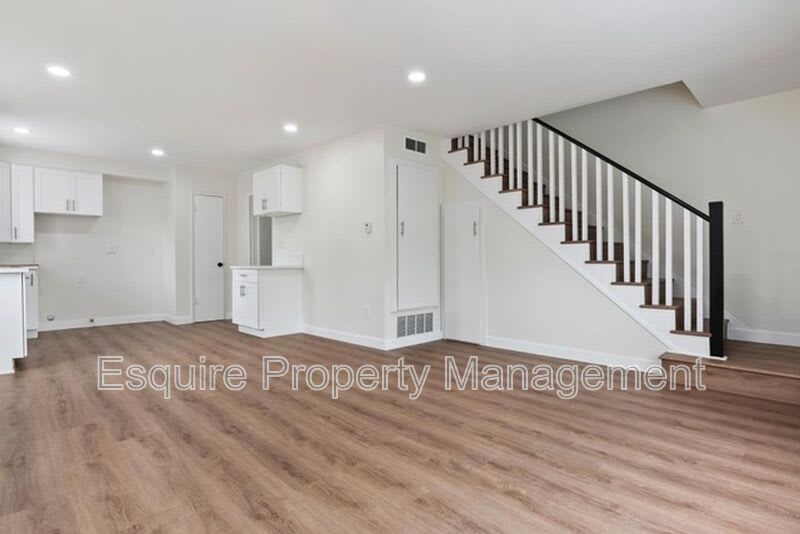 700 W. GONZALEZ RD – photo 3