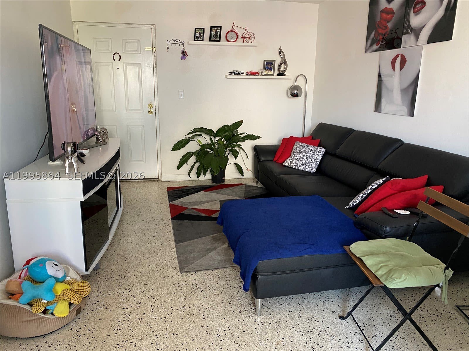 420 NW 12 Ave – photo 2