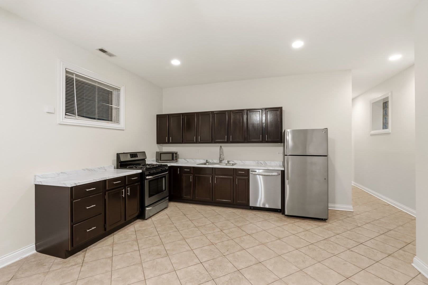 938 N Washtenaw Avenue – photo 4