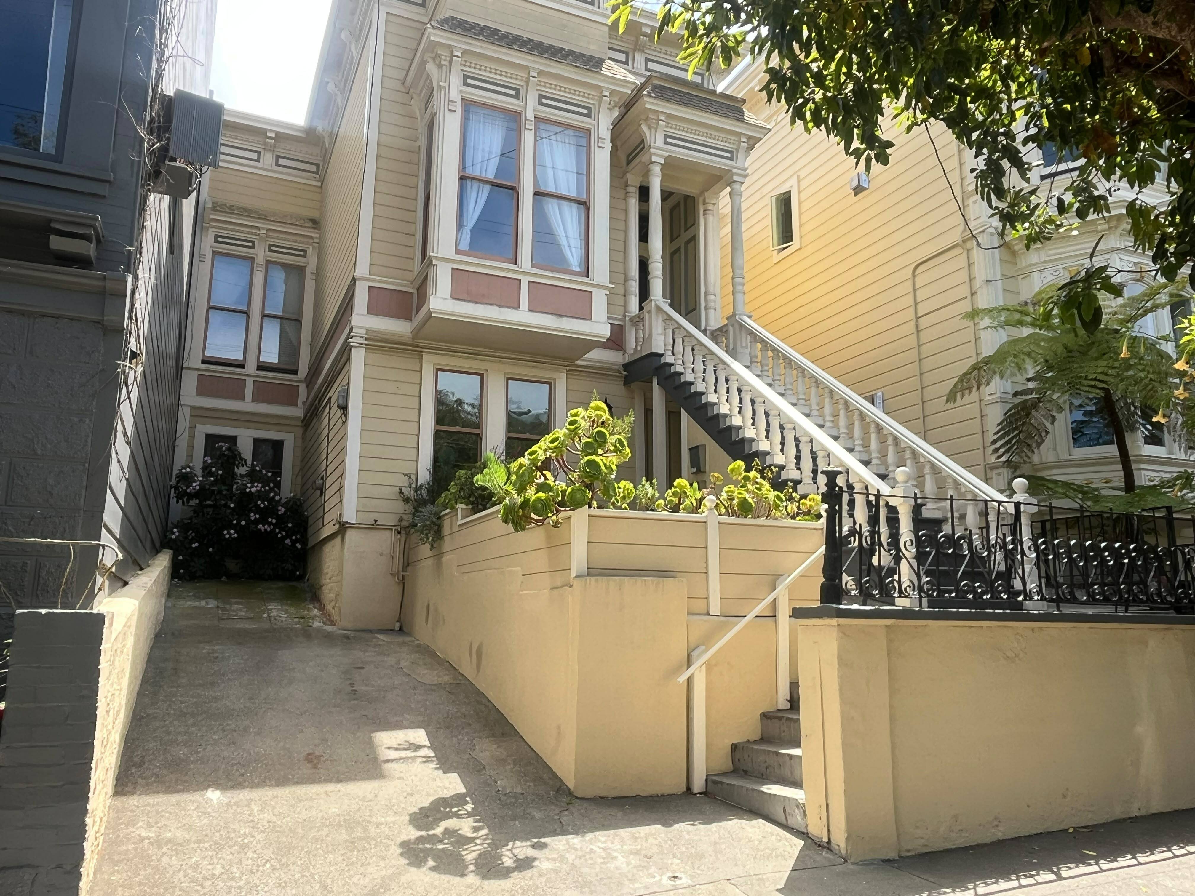 1279 Page Street – photo 1