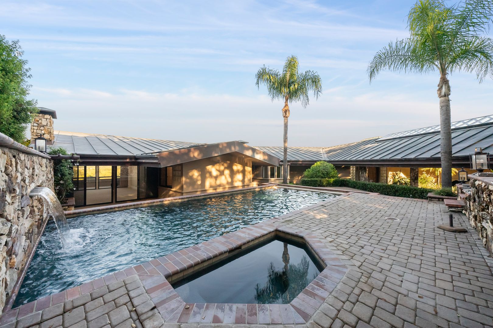 Pleasanton 4 Bed 4 Bath Ultra Private 1 3 Acre Sanctuary With Panoramic Views Pool And Spa – photo 4