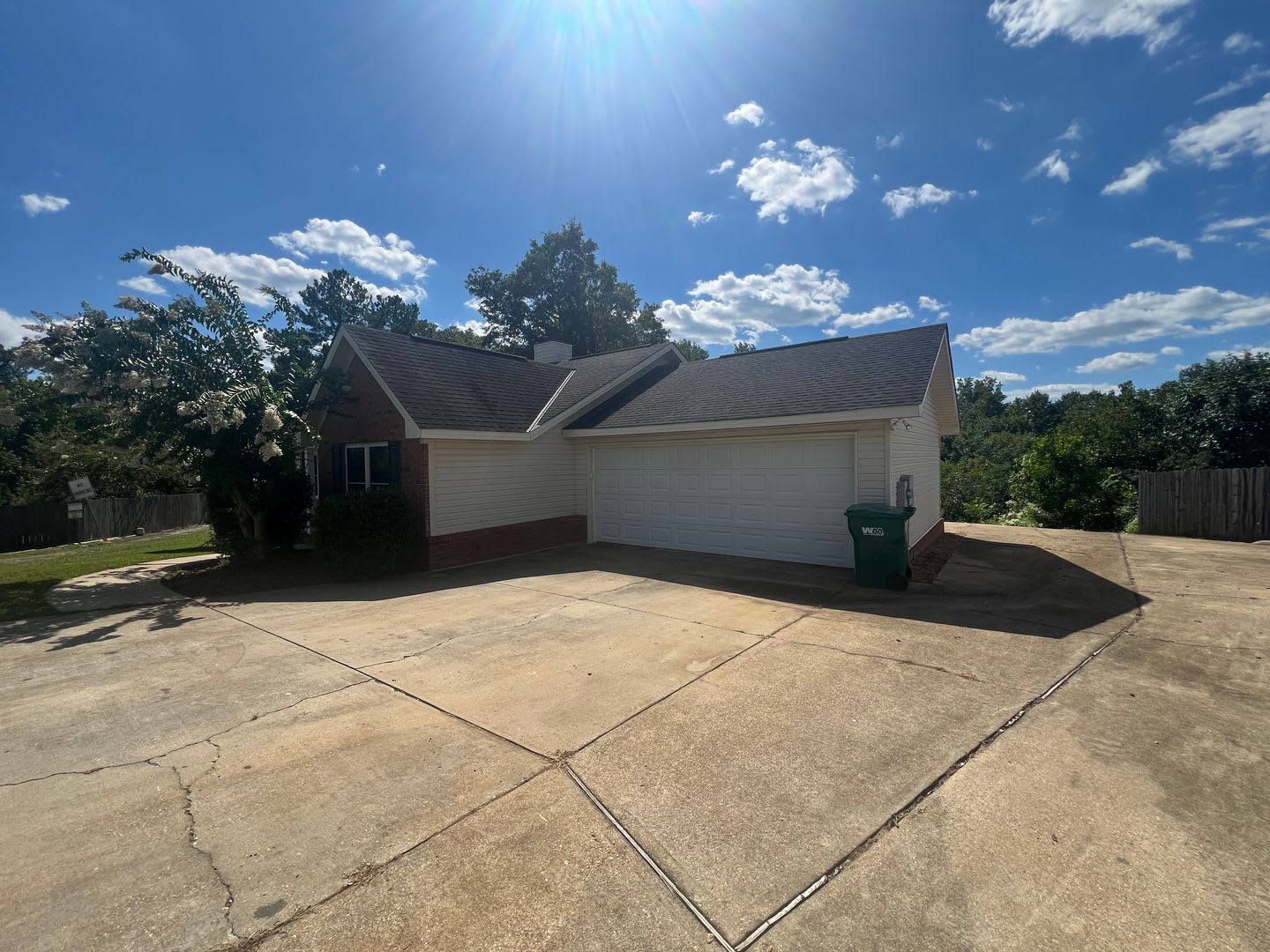 3 Bed 2 Bath In River Point – photo 3