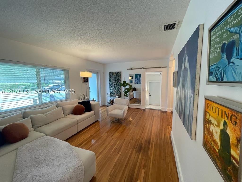 1545 NE 138th St – photo 2