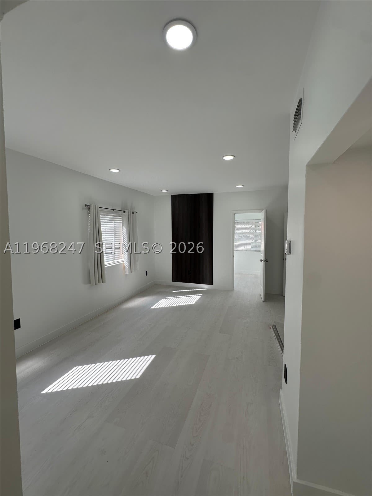 109 NW 6th Ave – photo 2