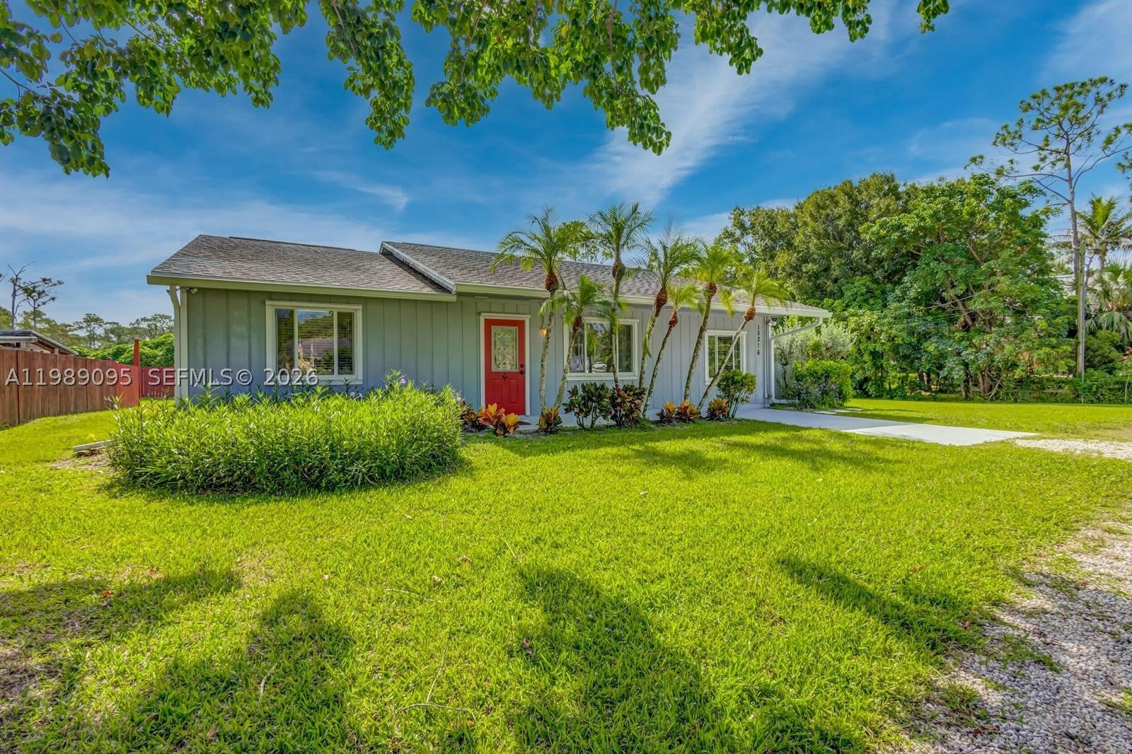 15216 85th Ave N – photo 1