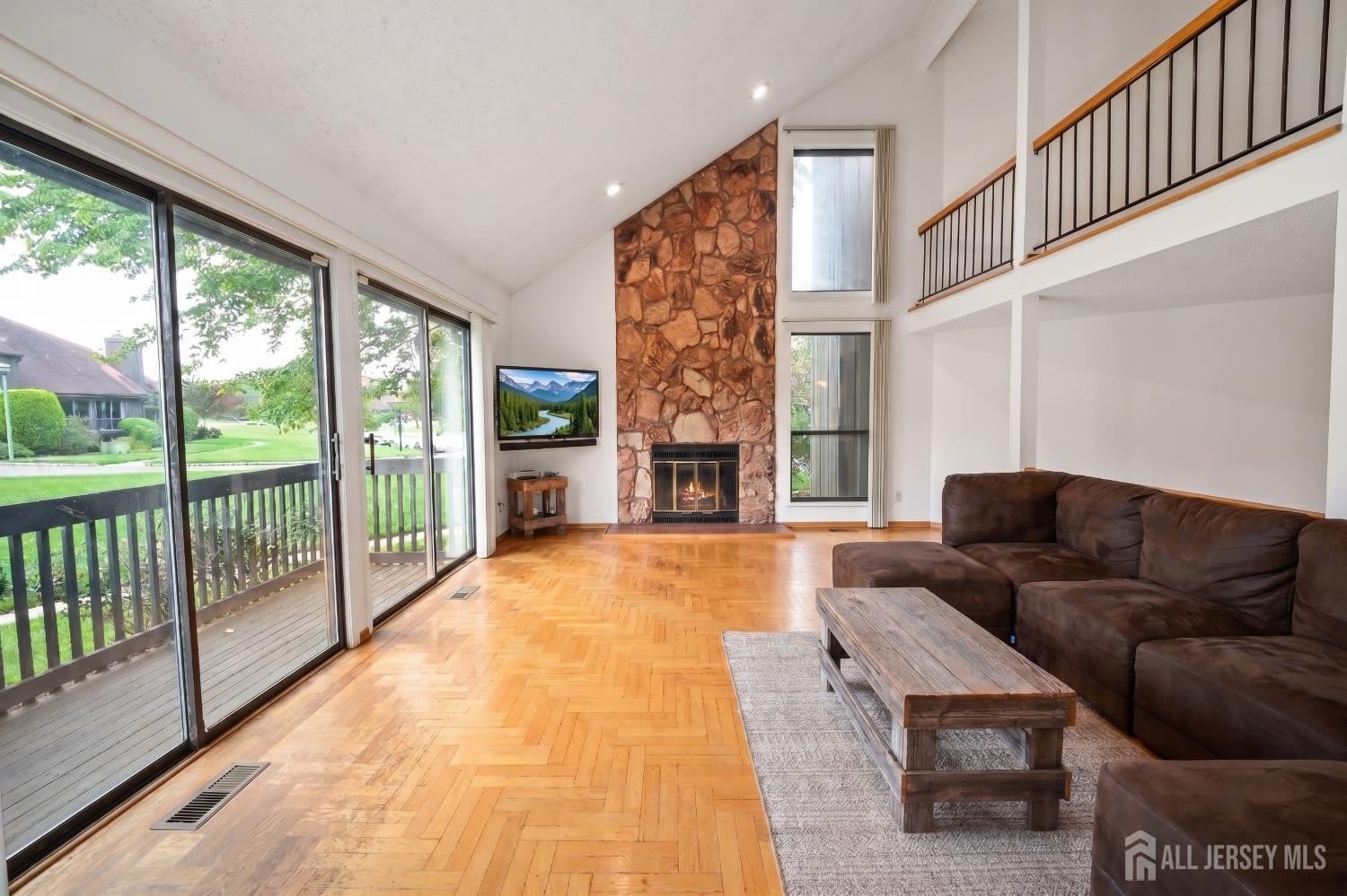 260 Westgate Drive – photo 2