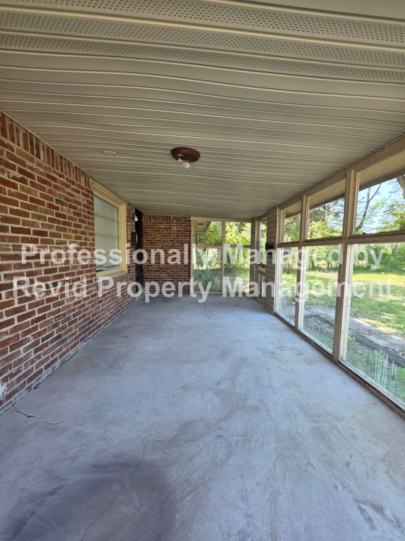 Great 2 Bedroom Home In A Cove – photo 5