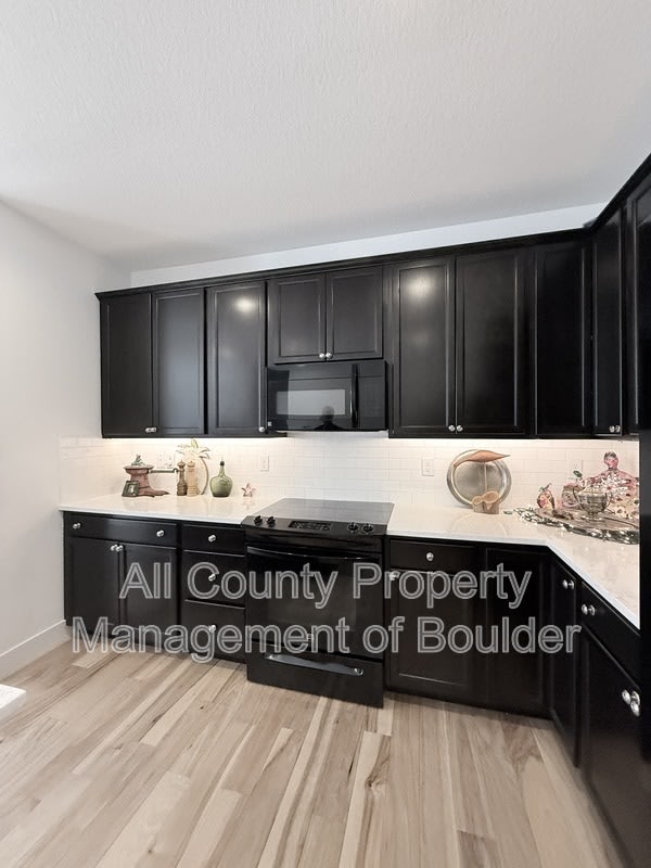 737 Grandview Meadows Drive – photo 5