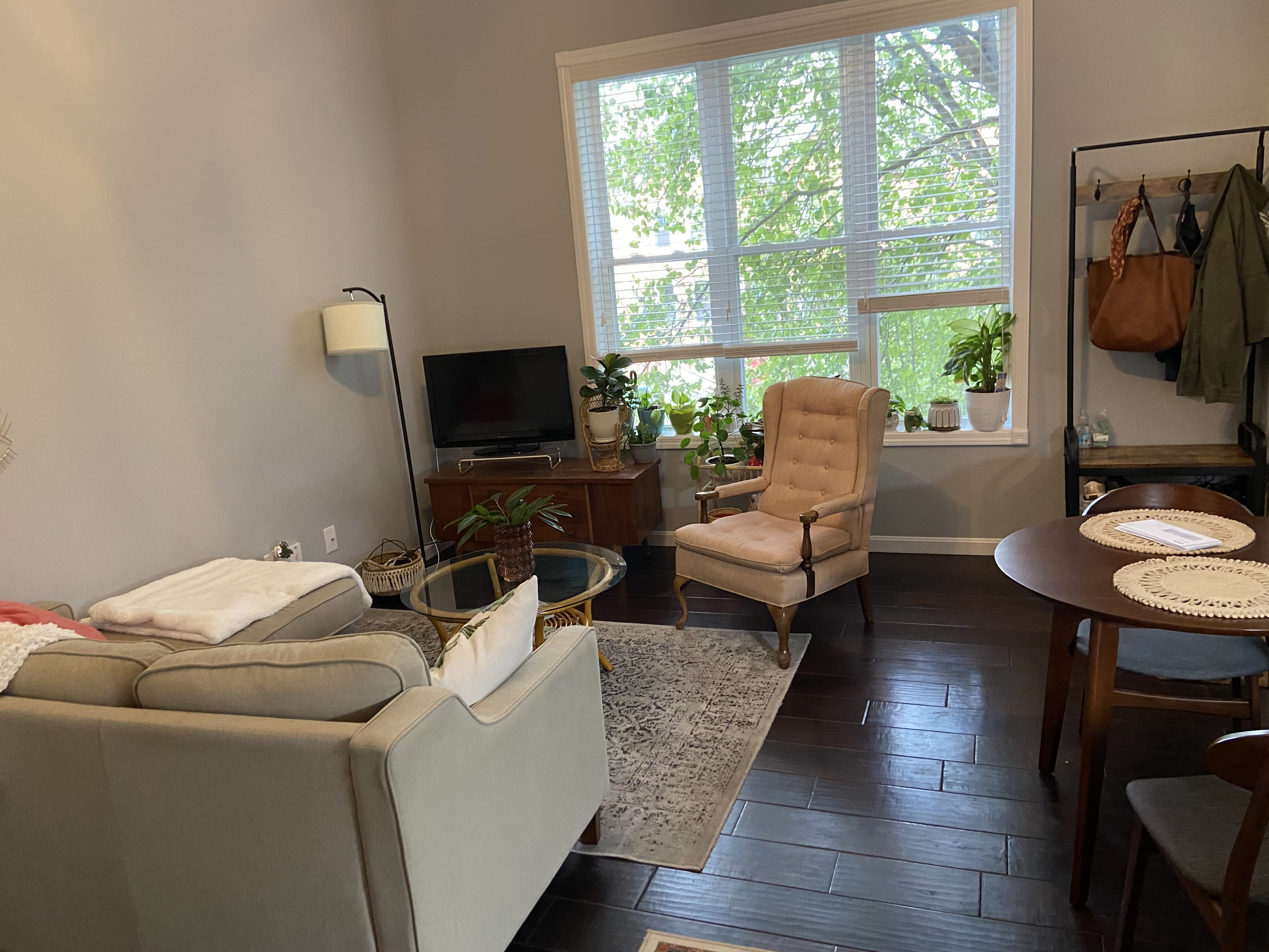 2126 Fulton Av – photo 2