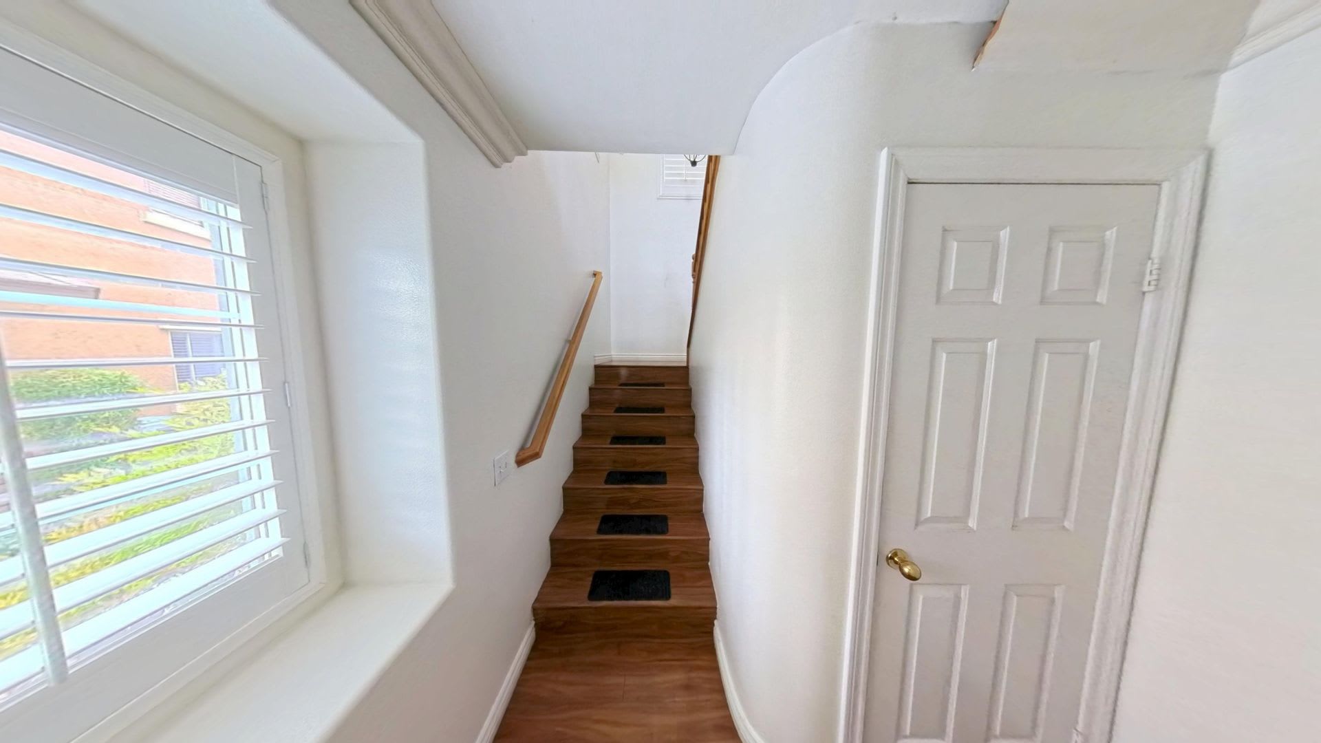 500 Off First Month S Rent Move In By September 1St Private Gated Community At 39656 Columbia Union Dr Unit C Murrieta – photo 2