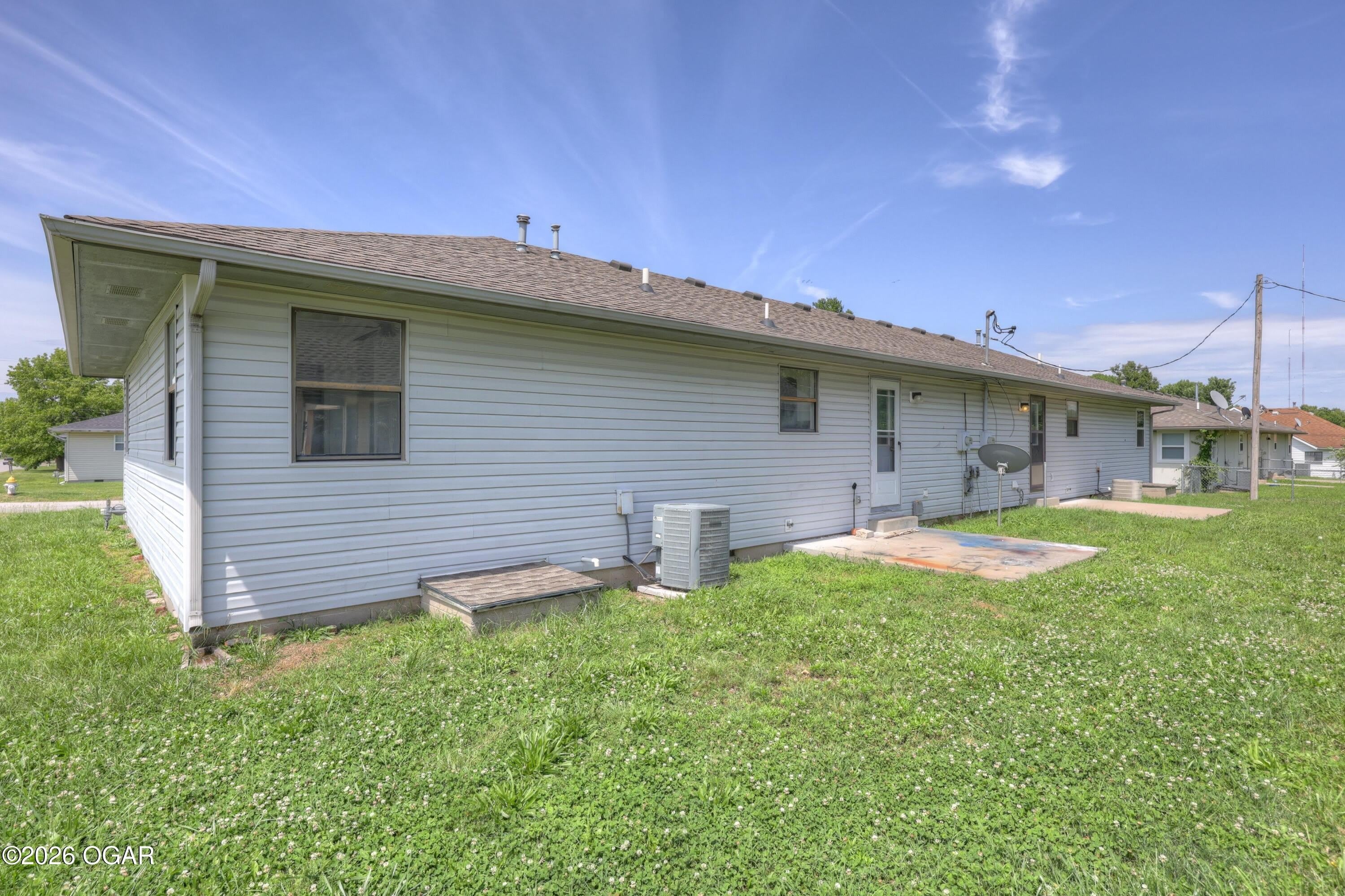 3040 W 15Th Street – photo 3