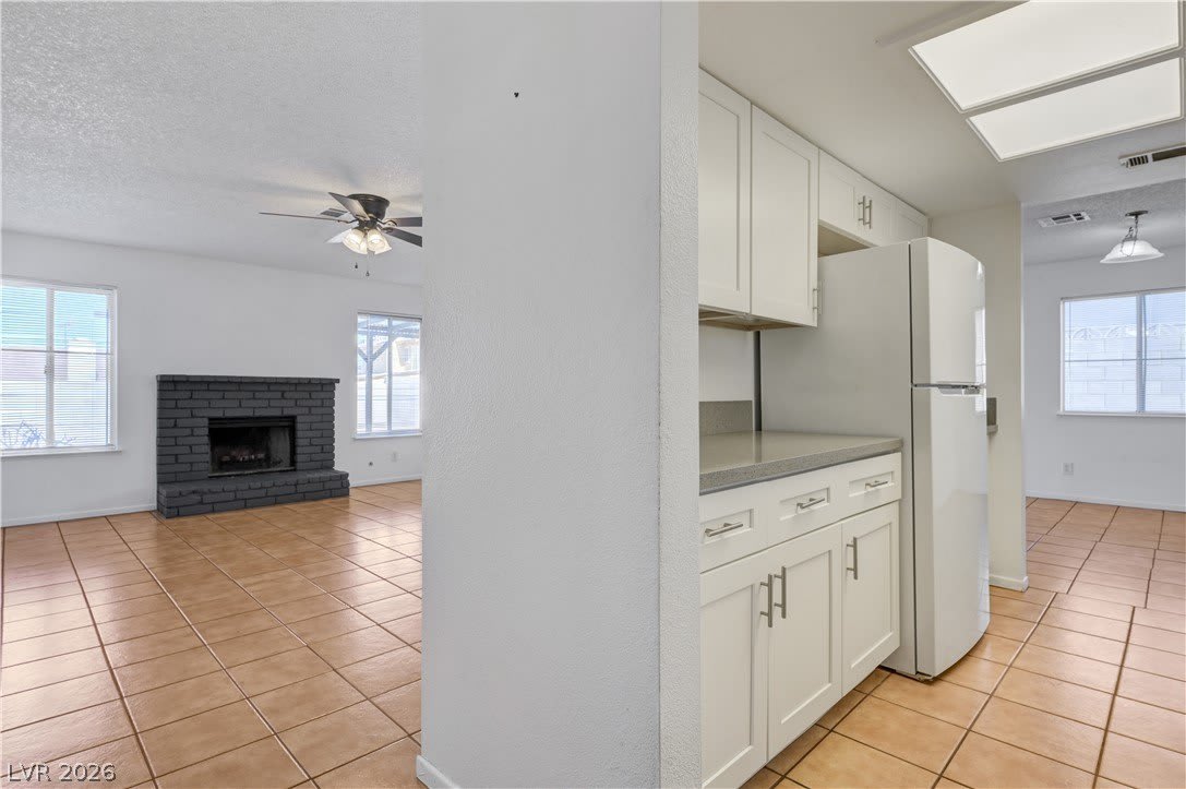 707 Honeybee Court – photo 4