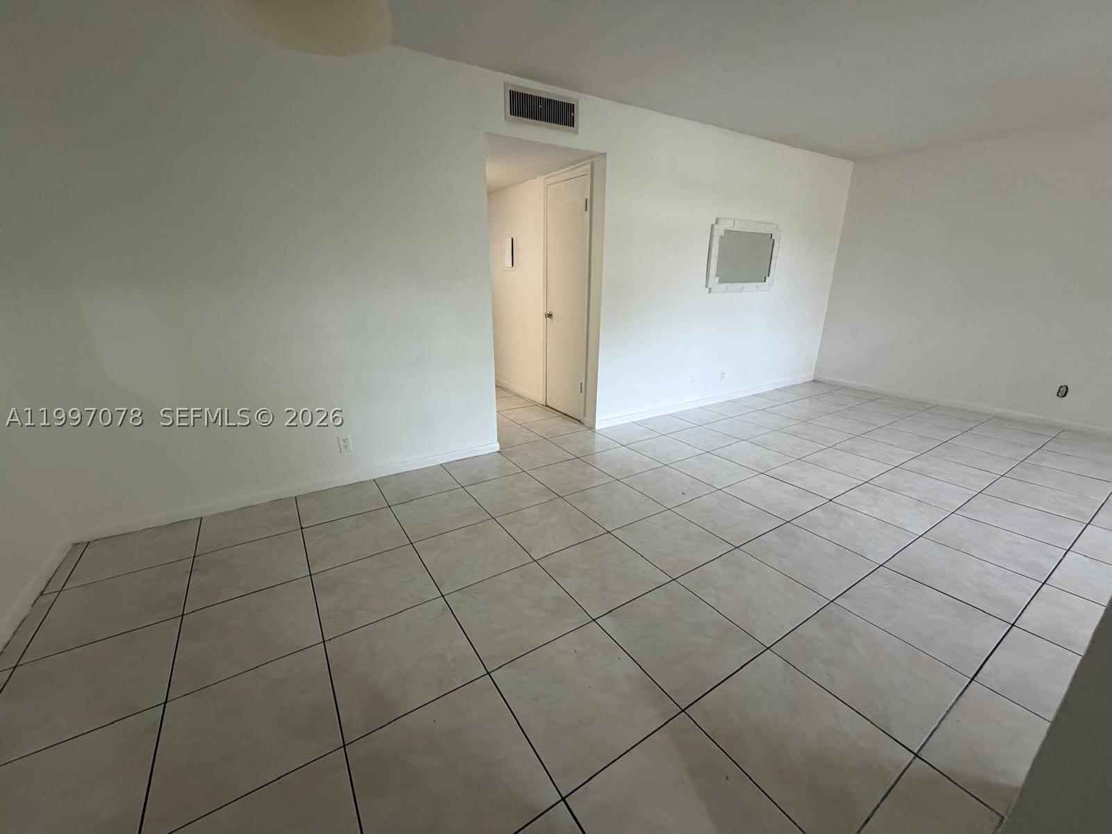 8704 NW 35th St – photo 5