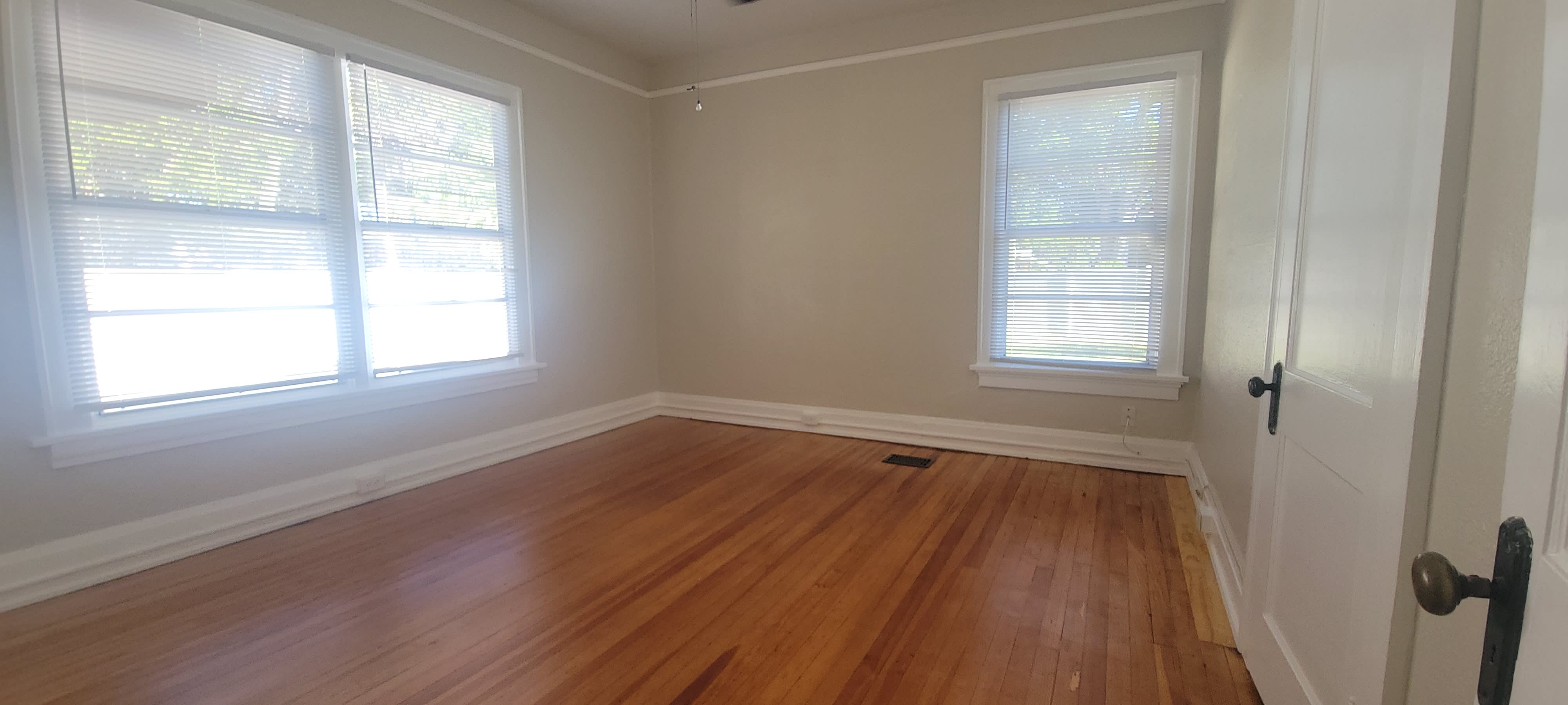 132 Arlington Ave W – photo 4