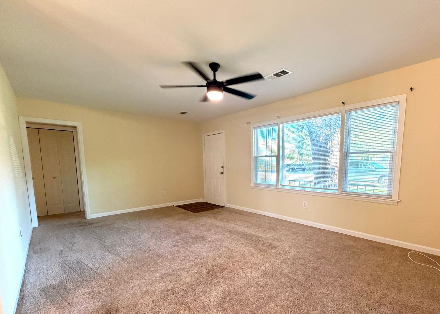 Move In Ready South Windermere Duplex Updated Interior Prime Location – photo 4