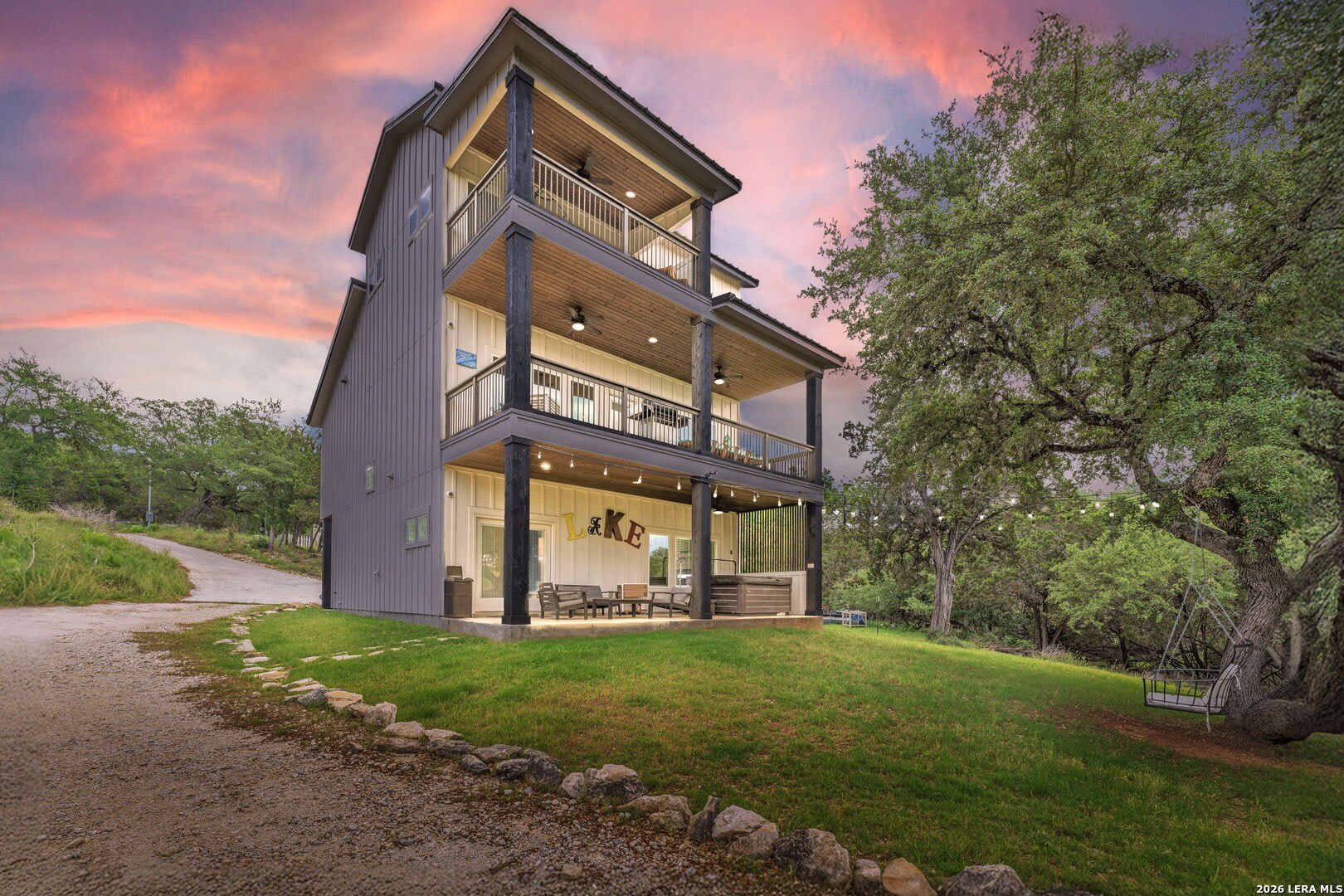 2488 Waterfront Park – photo 2