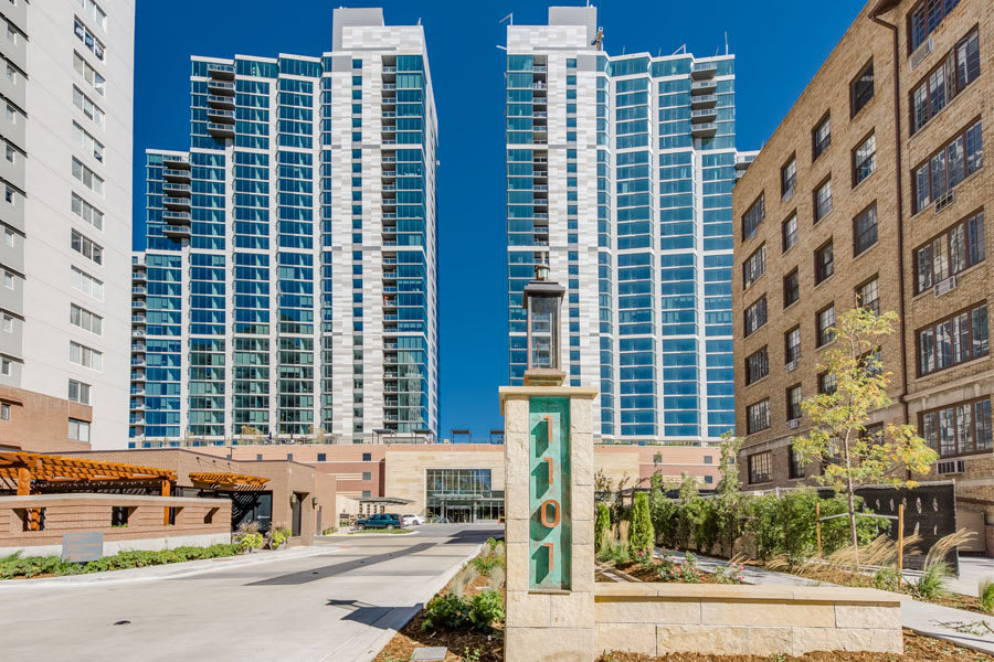 Country Club Towers – photo 1