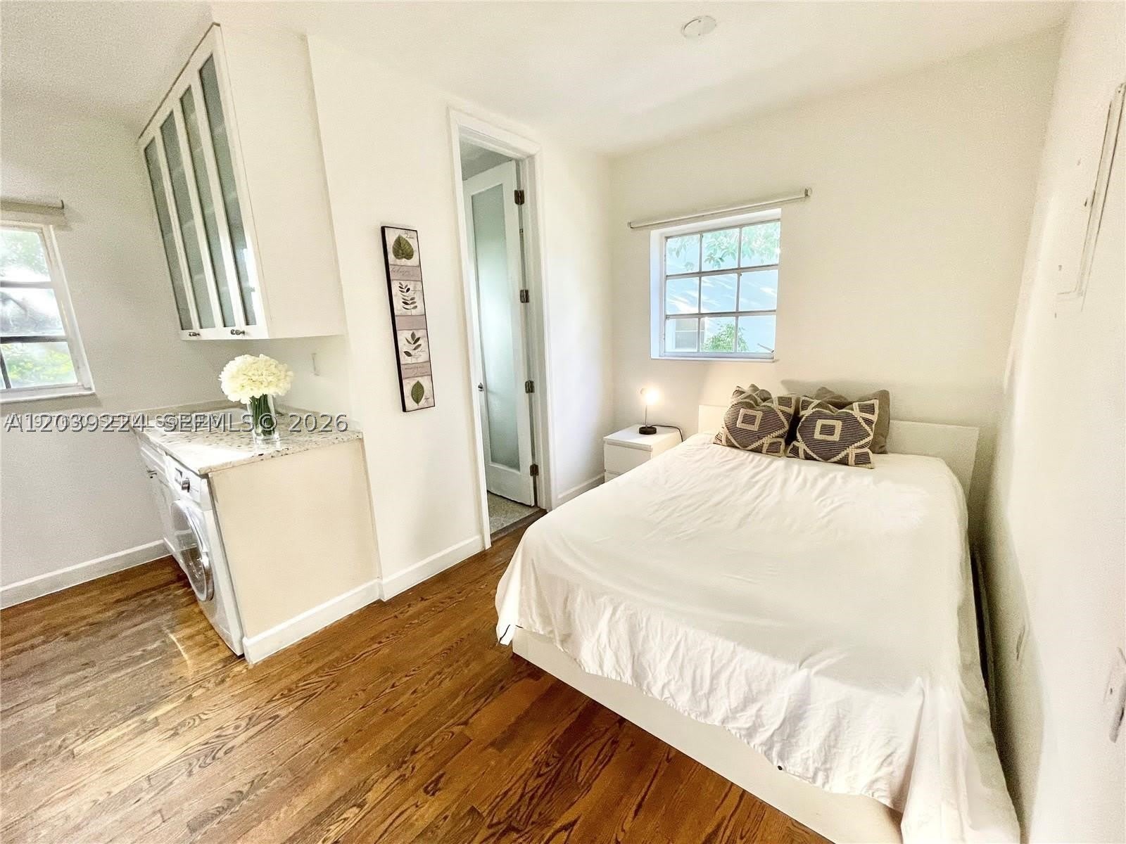 439 15th St – photo 1