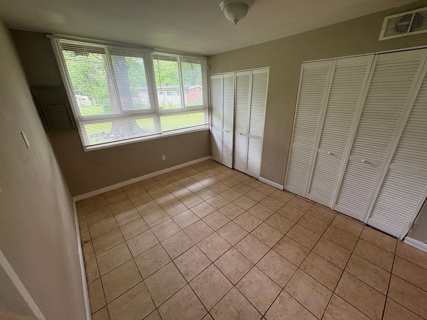 3 Bedroom/1.5 Bath Brick Ranch – photo 4
