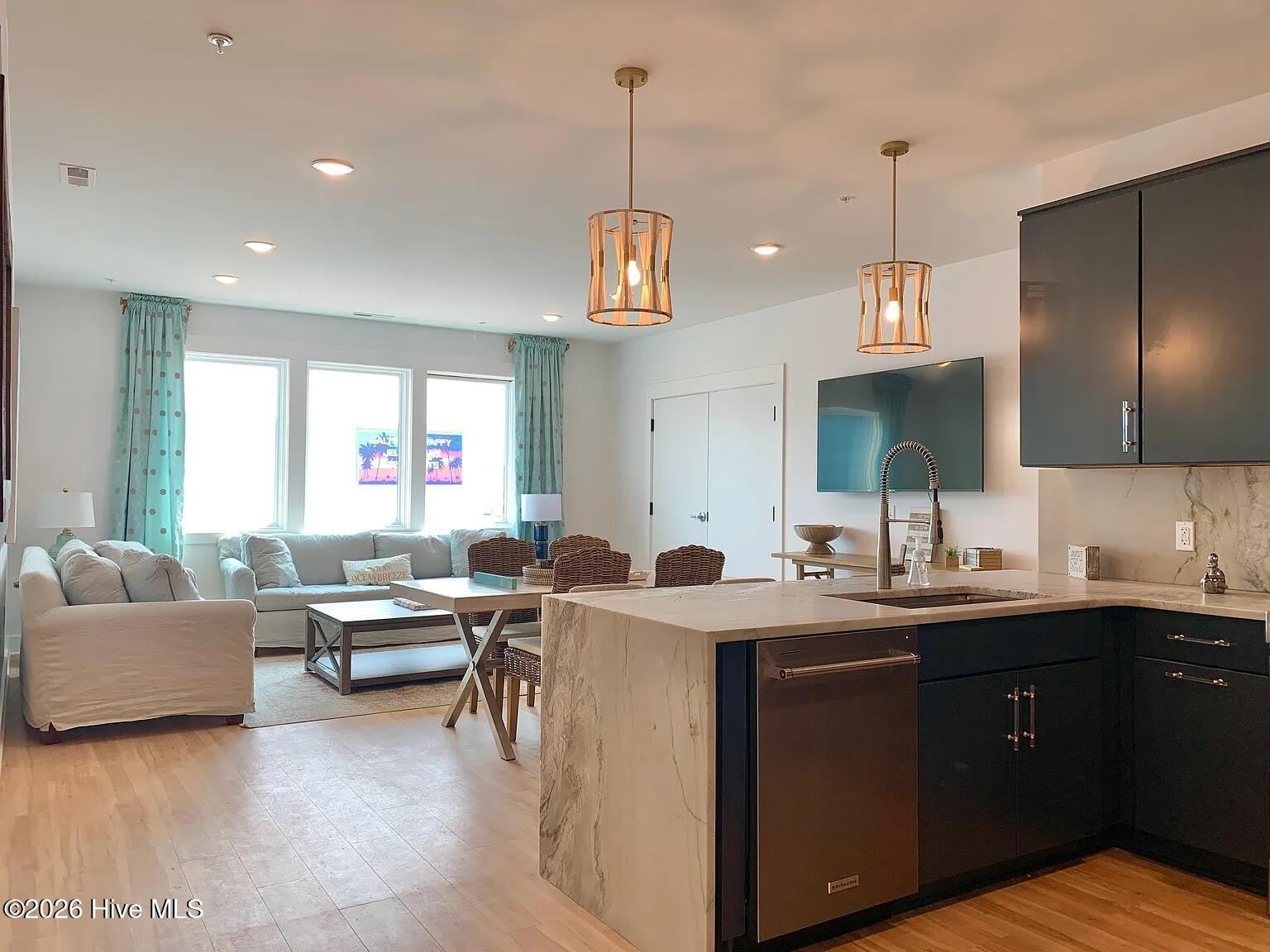 120 N Lake Park Boulevard – photo 2