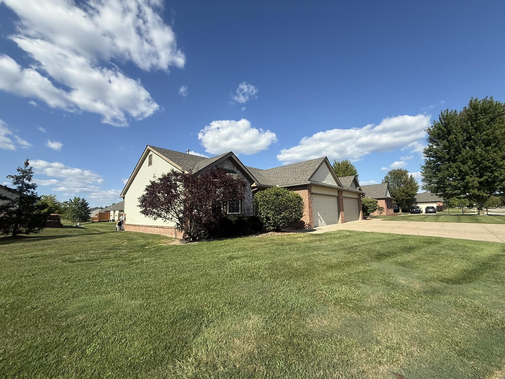 1788 Wexford Drive – photo 2