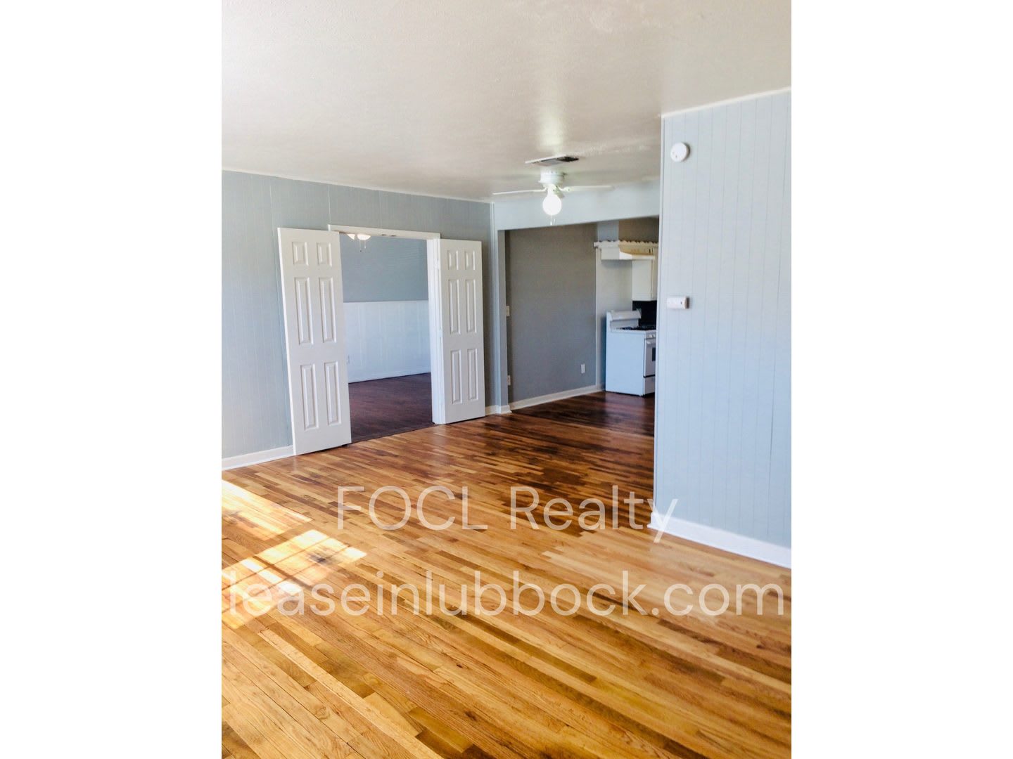 Spacious 3 2 With Hardwood Floors – photo 2