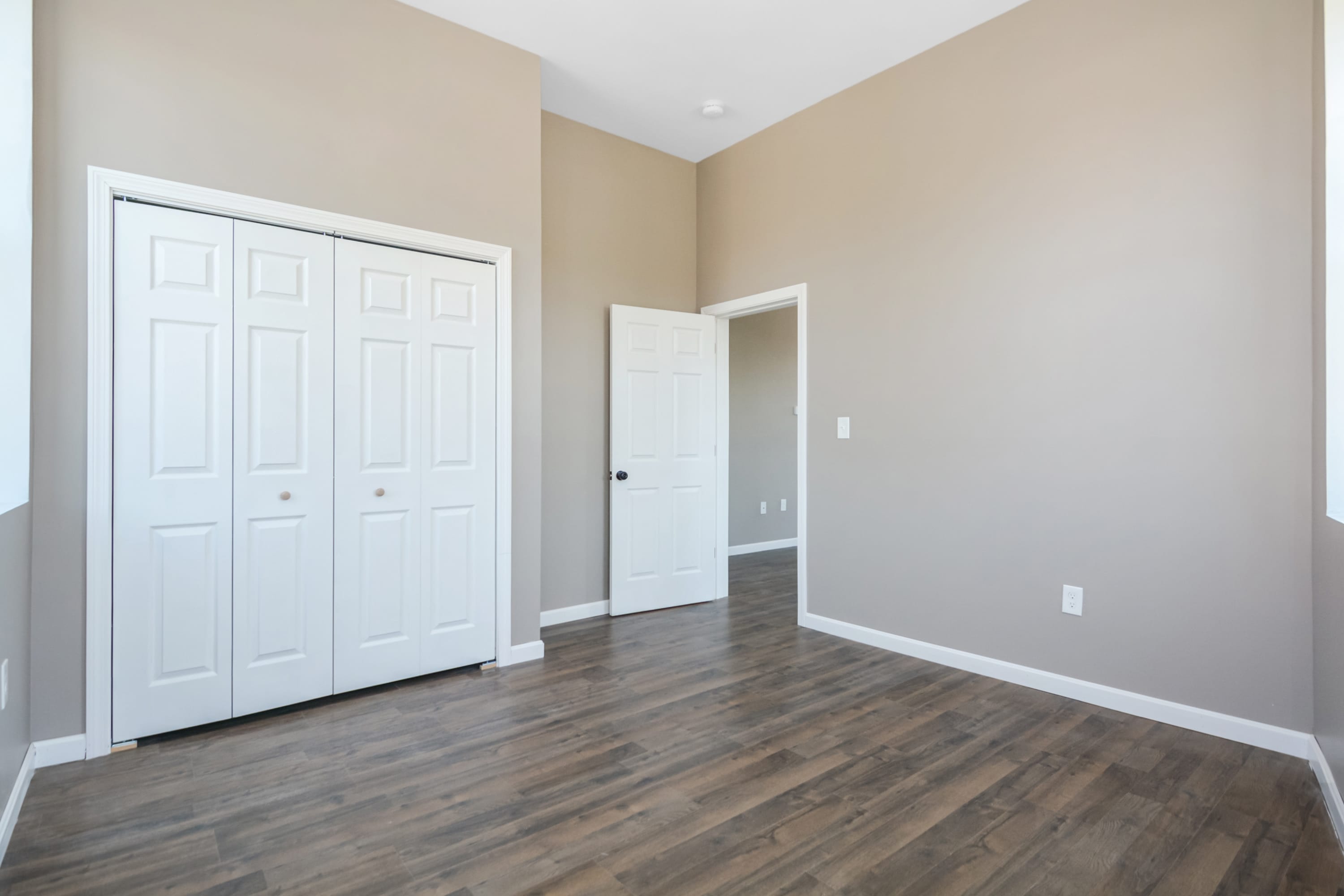 155 Crescent Street – photo 5
