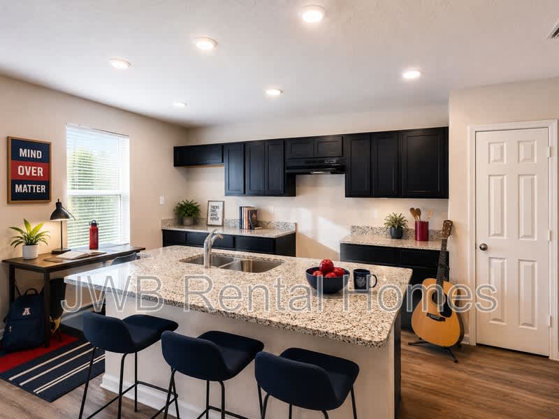 485 56th St E – photo 3