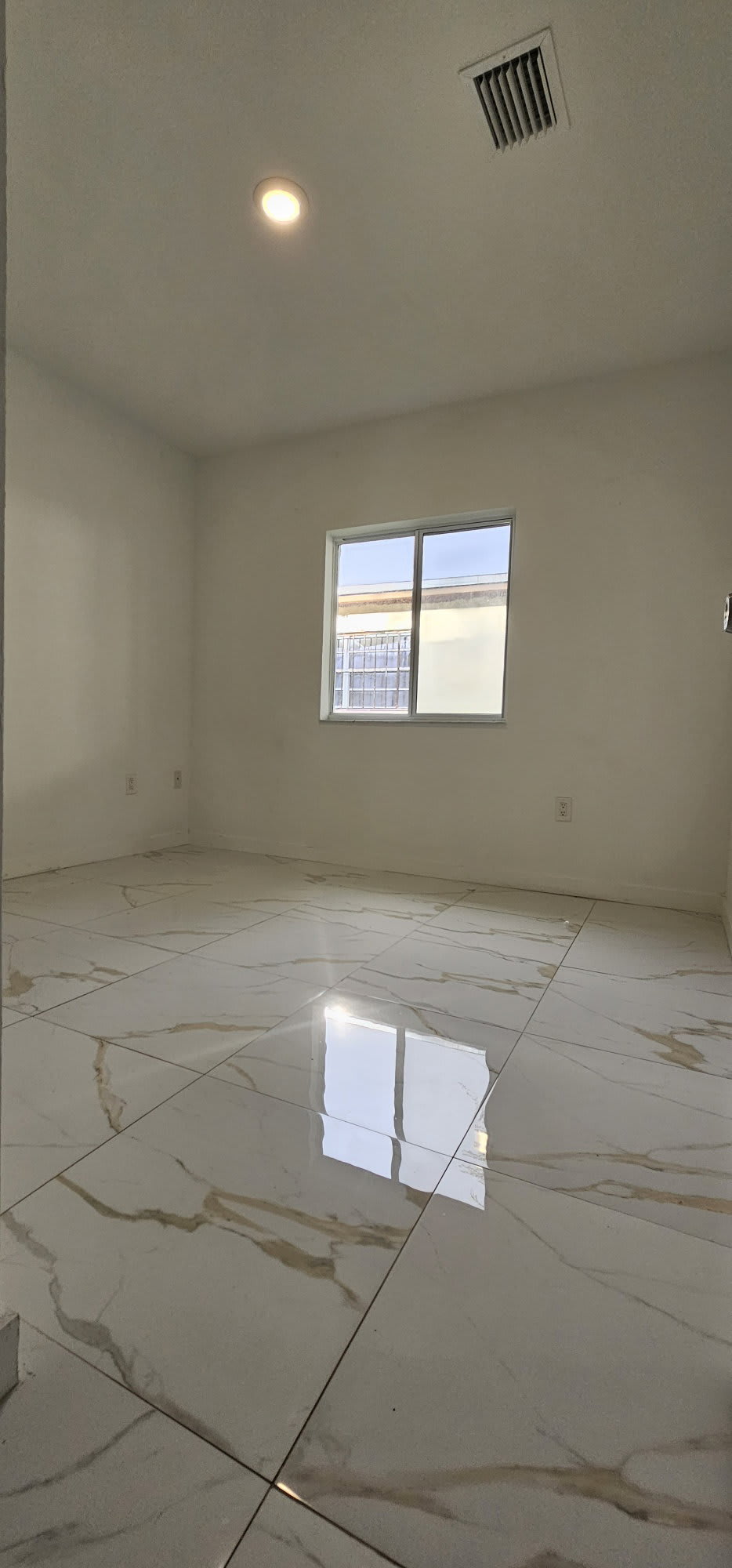 1458 Northeast 147th Street – photo 3