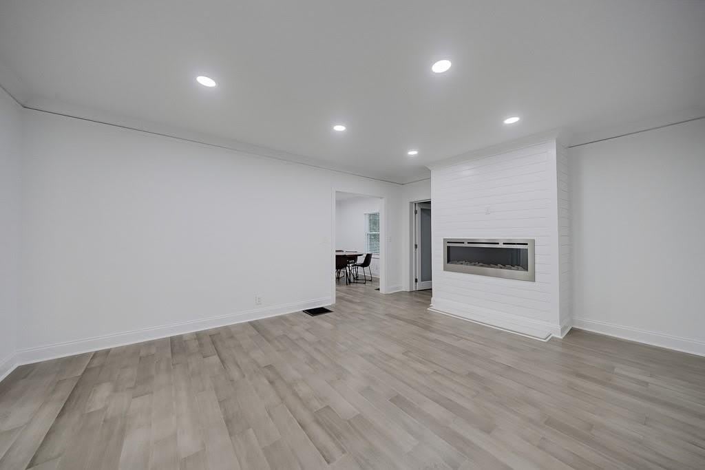 593 Lynnhaven Drive SW – photo 2